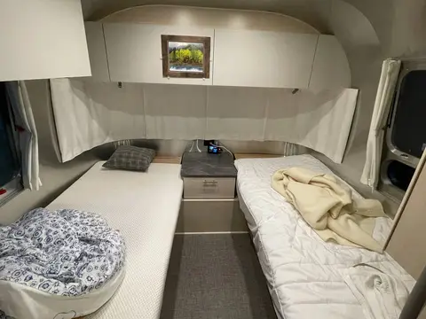 2024 Airstream Flying Cloud 25' RB Twin 25 ft — photo 5