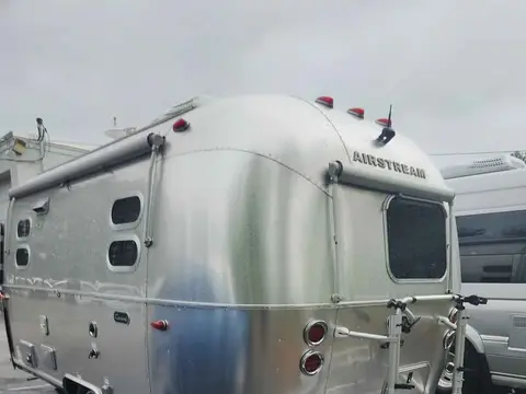2021 Airstream Caravel — photo 3