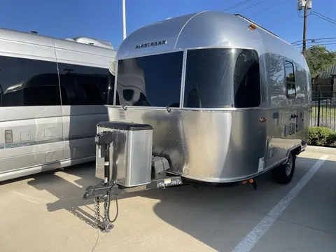 2025 Airstream Bambi 16RB — photo 2