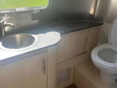 2022 Airstream Flying Cloud 23FBQ — photo 4