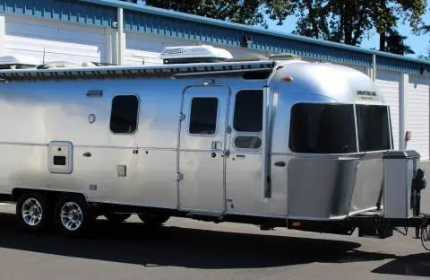 2017 Airstream Classic 30RB — photo 4