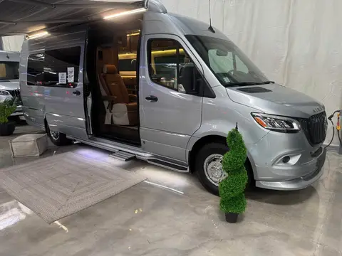2026 Airstream Rangeline — photo 4