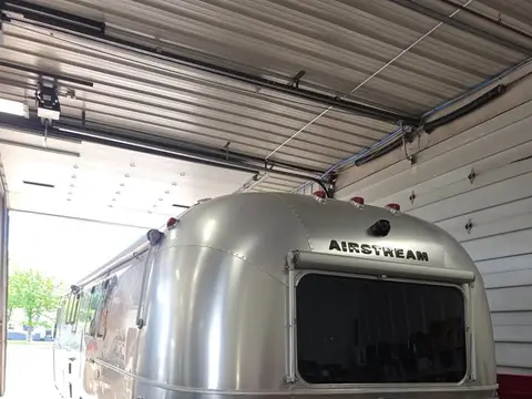 2019 Airstream Classic 33FB Q — photo 4