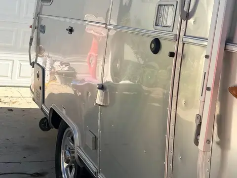 2021 Airstream Bambi — photo 3