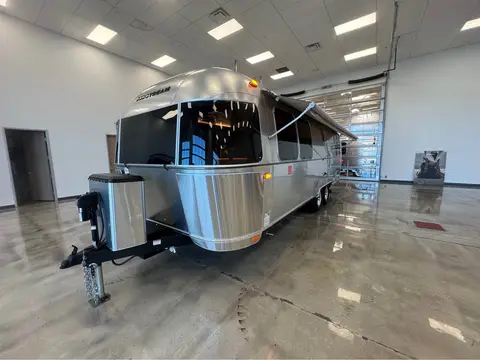 2027 Airstream Frank Lloyd Wright Limited — photo 2