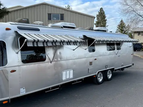 2018 Airstream Classic — photo 4