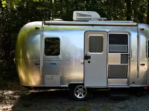 2020 Airstream Bambi 19CB — photo 1