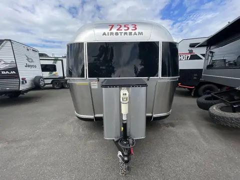 2017 Airstream Classic 30 — photo 4