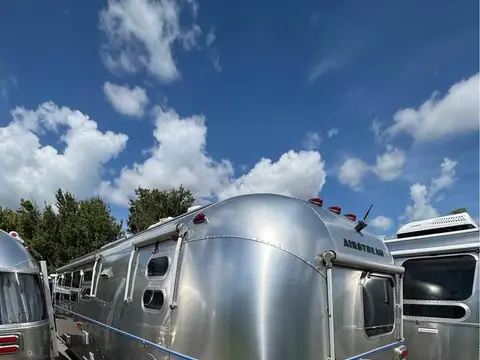 2018 Airstream Flying Cloud 30FB — photo 4