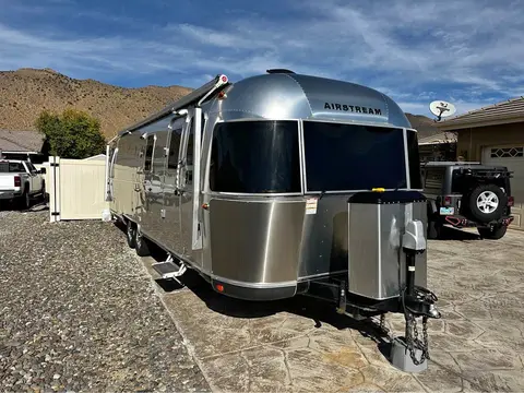2017 Airstream Classic 30 ft — photo 1