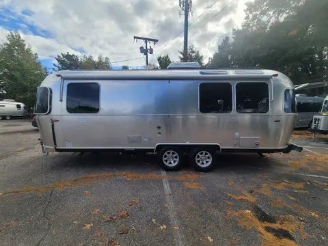 2023 Airstream Flying Cloud — photo 4