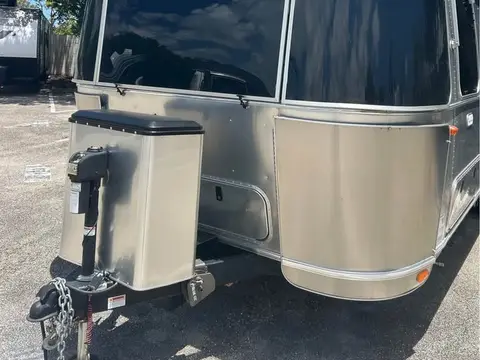 2022 Airstream Flying Cloud — photo 4