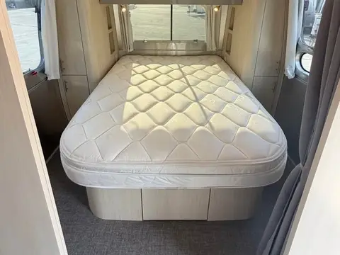 2021 Airstream Flying Cloud 30FB Bunk — photo 3