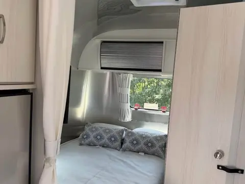 2022 Airstream Bambi 19CB — photo 2