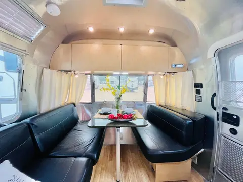 2016 Airstream Flying Cloud 23D — photo 3