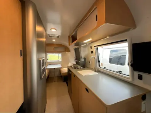 2026 Airstream International World — photo 3