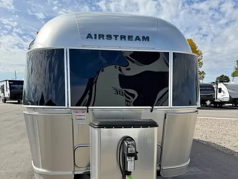2025 Airstream Flying Cloud 23FB — photo 1
