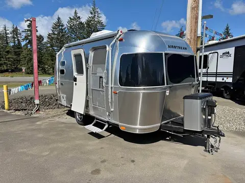 2021 Airstream Caravel 19CB — photo 1