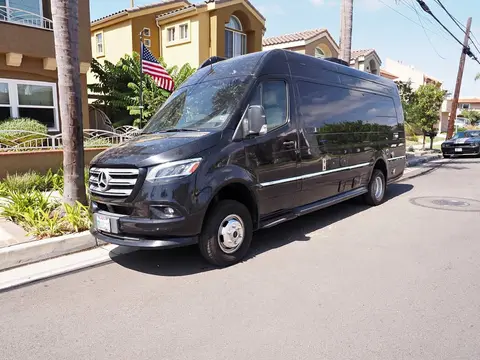 2023 Airstream Tommy Bahama 24GT — photo 1