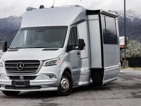 2022 Airstream Atlas murphy suite — photo 3