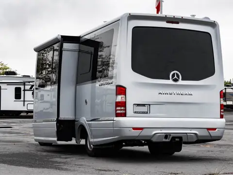 2022 Airstream Atlas murphy suite — photo 5