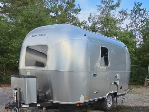 2027 Airstream World Traveler 17RB — photo 1
