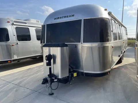 2021 Airstream Classic — photo 3