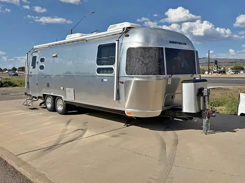 2018 Airstream Tommy Bahama 27FB — photo 1