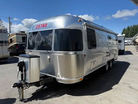 2020 Airstream Flying Cloud 25RB — photo 3