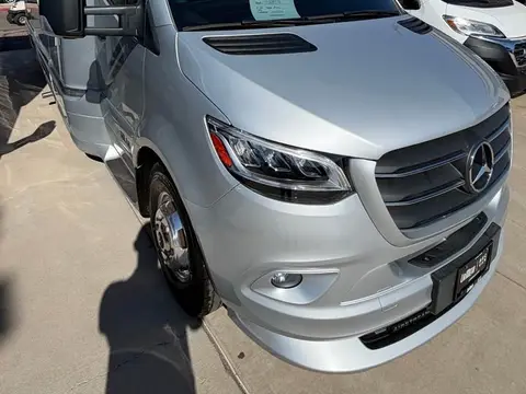 2022 Airstream Atlas — photo 3