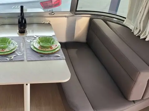 2019 Airstream Flying Cloud 19' Corner Bed 19 ft — photo 3