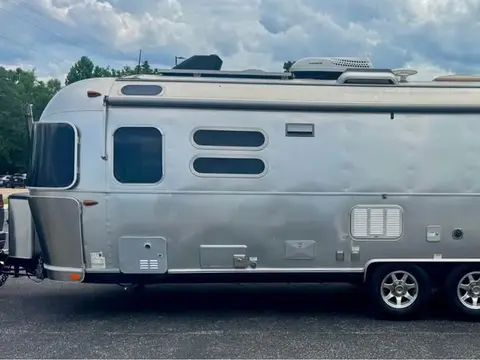 2018 Airstream Flying Cloud — photo 3