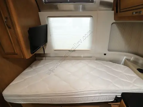 2018 Airstream Classic 33FB — photo 5