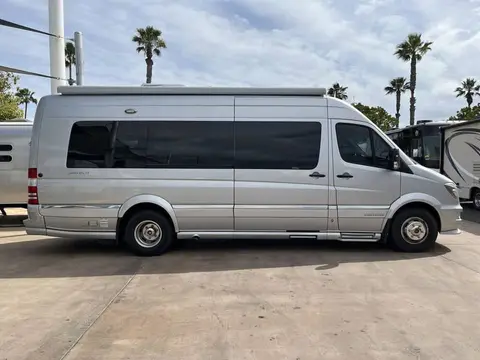 2017 Airstream Interstate EXT Lounge — photo 5