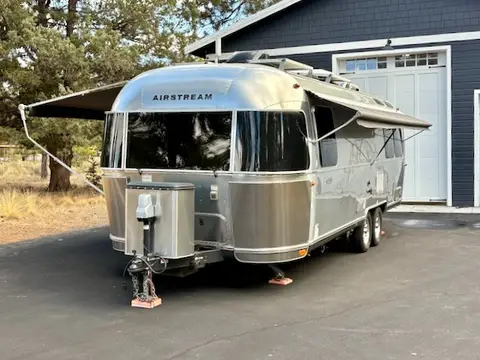 2016 Airstream Flying Cloud 27FB — photo 3