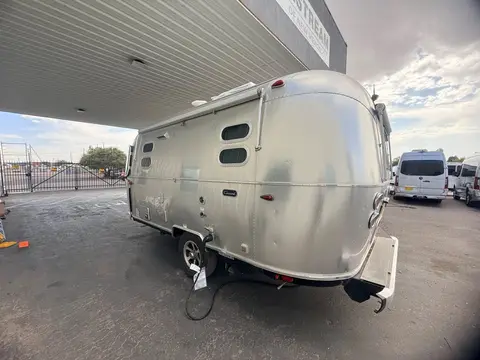 2023 Airstream Caravelle 19CB — photo 4
