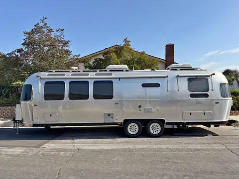 2021 Airstream Globetrotter 30 ft — photo 1