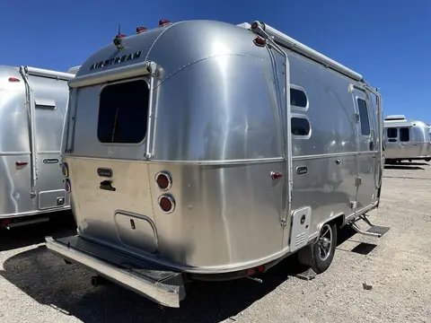 2024 Airstream Caravel 19CB — photo 3