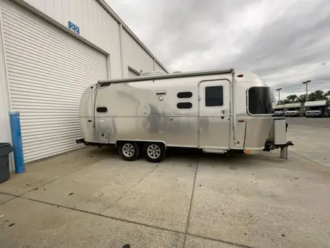 2021 Airstream Flying Cloud 23CB BUNK — photo 5