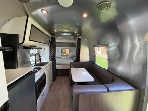 2021 Airstream Caravel — photo 5