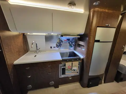 2020 Airstream Globetrotter 23FB Twin — photo 5