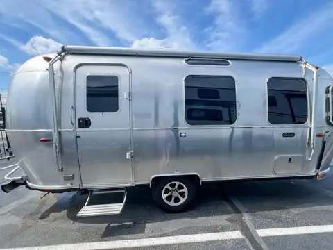 2020 Airstream Caravel — photo 3
