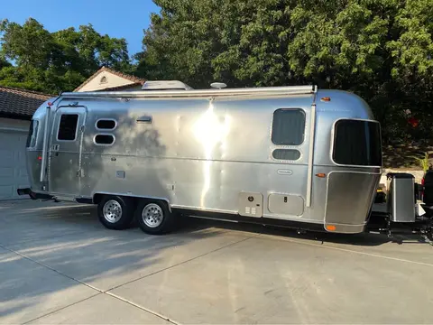 2021 Airstream Globetrotter 25FB — photo 3