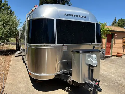 2017 Airstream Flying Cloud 27’ FB 27 ft — photo 2