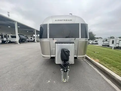 2017 Airstream Flying Cloud 25FBT; — photo 3