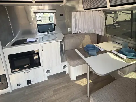 2020 Airstream Bambi 19CB — photo 3