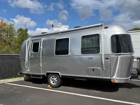2022 Airstream Bambi 22 ft — photo 1