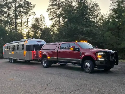 2022 Airstream Classic — photo 1