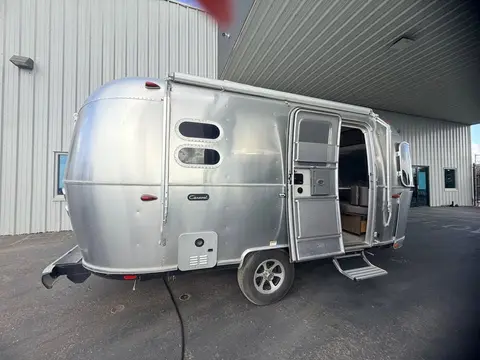 2023 Airstream Caravelle 19CB — photo 2