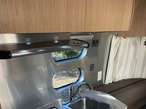 2018 Airstream Flying Cloud — photo 5
